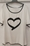 Camiseta corazón blanco moda curvy - Imagen 2