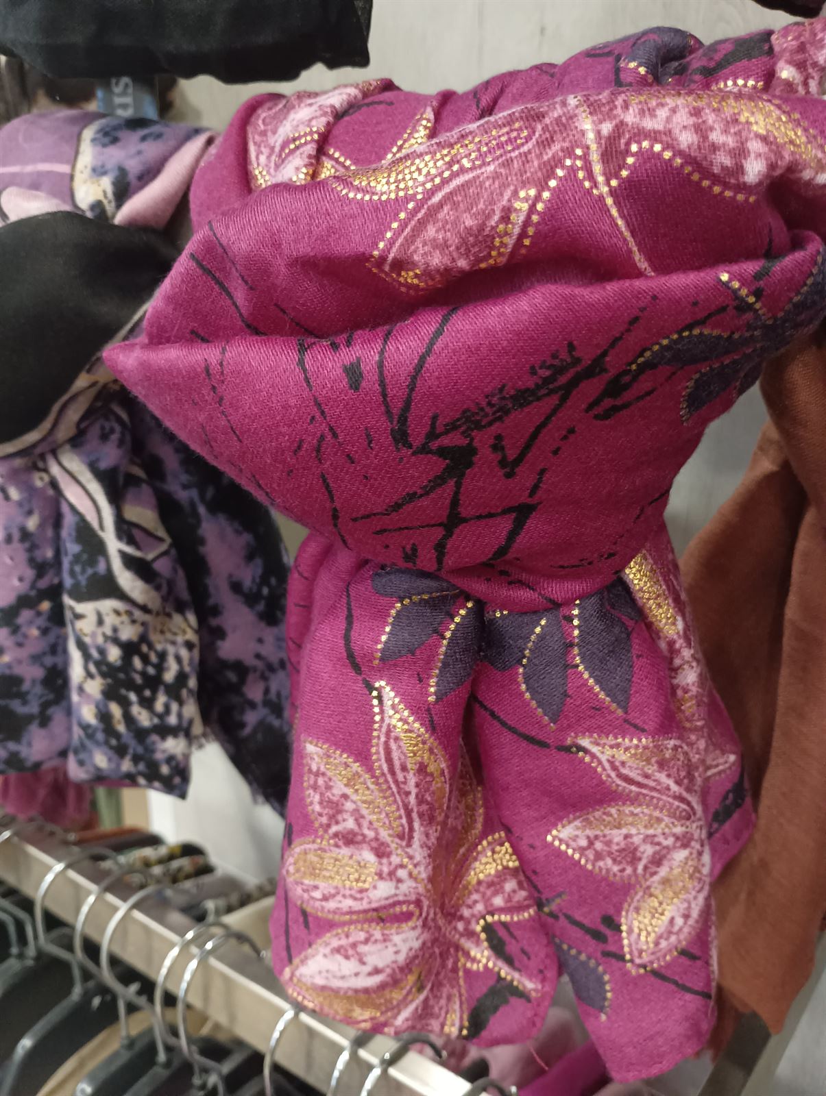 Foulard estampado floral lilas - Imagen 2